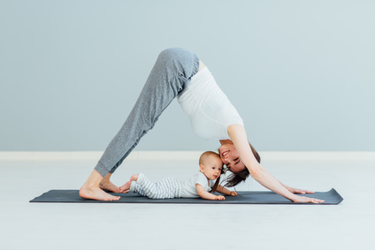 Pratiquer le yoga en famille à domicile